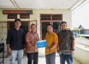 PT TIMAH Serahkan Bantuan HT untuk Pos Kamling