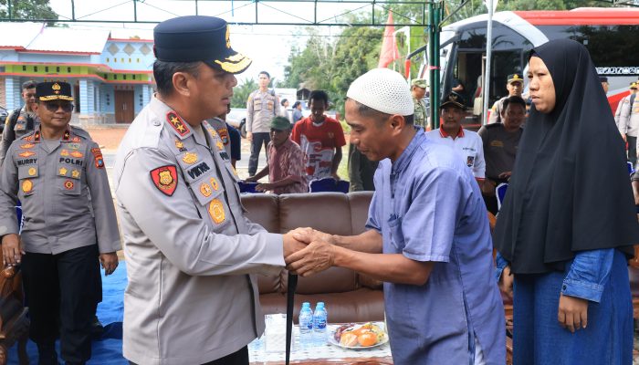 Emerta dan Mentari Menangis Bahagia