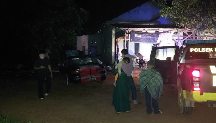 Polsek Bakam Bantu Evakuasi Kendaraan Mogok