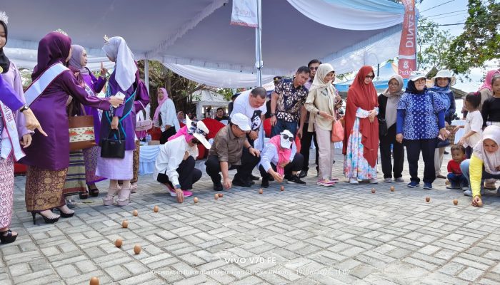 Telur Berdiri Tegak Saat Tengah Hari