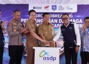 Groundbreaking Dermaga II Tanjung Kalian Dimulai