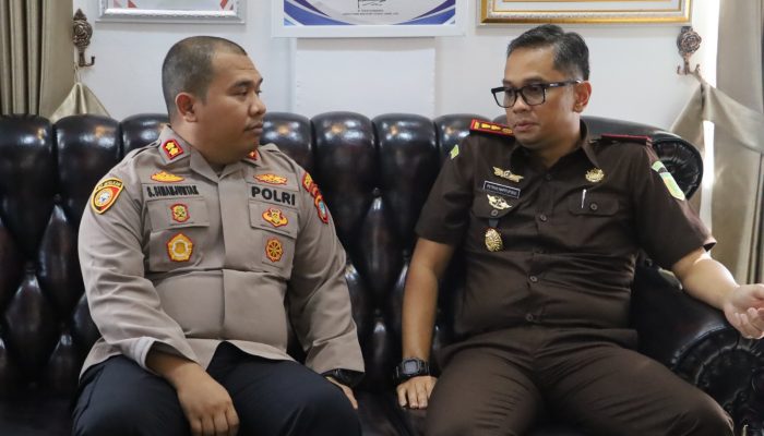 Kapolres Kunjungi Kejari Bangka Tengah