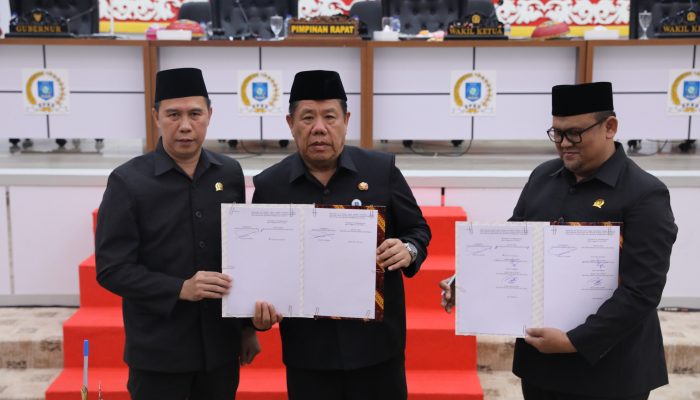 Rapat Paripurna Sahkan 2 Raperda