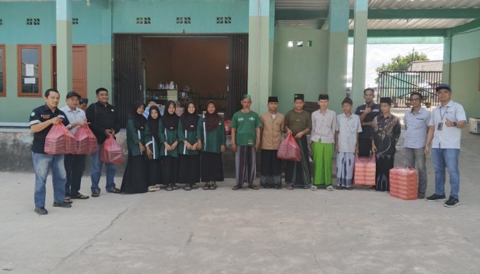 PT TIMAH Berbagi Kebahagiaan Bersama Ratusan Santri