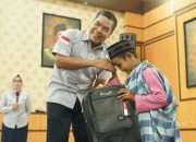Senyum Anak-anak Warnai Khitanan Massal