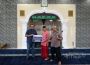 PT TIMAH Serahkan Bantuan untuk Masjid Nurul Fatah
