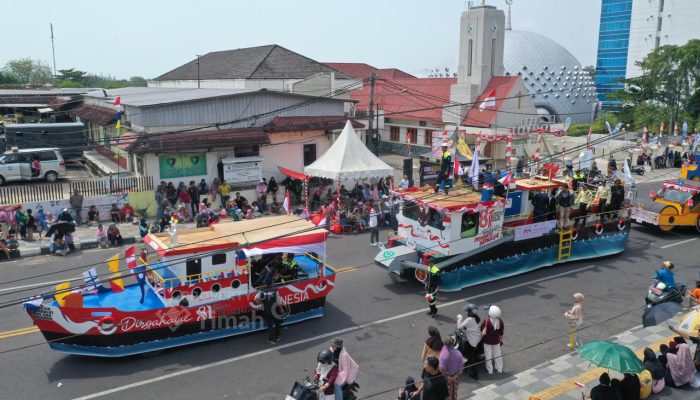 Tampilkan Miniatur KIP dan Tugboat