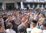 Personel Polres Bangka Amankan Aksi Damai di Kantor Bupati