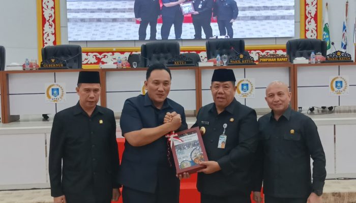 Gubernur Sampaikan Perubahan RKUA-PPAS ke DPRD