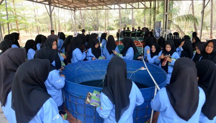 Siswa SMK IT Jamalullail Belajar Pengelolaan Lahan Bekas Tambang