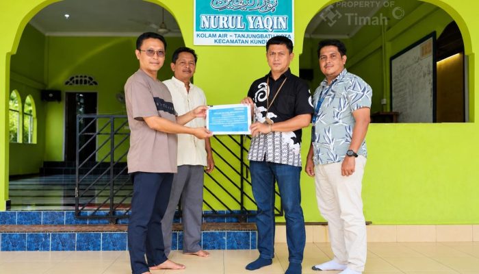 PT TIMAH Serahkan Bantuan untuk Surau Nurul Yaqin