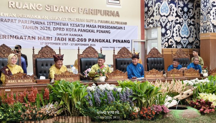 Walikota dan Wakil Walikota Mengikuti Rapat Paripurna Istimewa