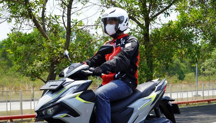Tips Berkendara Saat Hujan Abu dan Asap