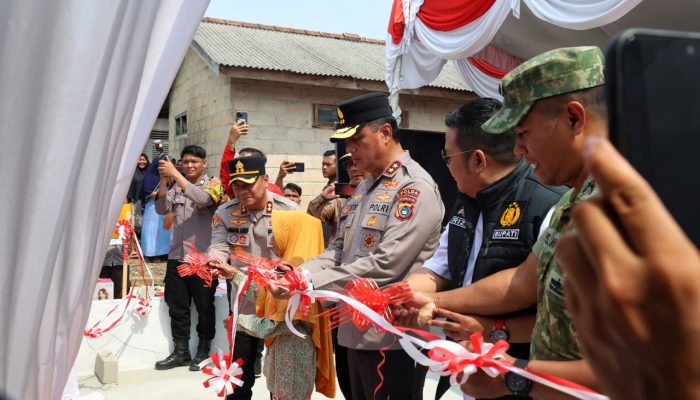 Kapolda Resmikan Program Bedah Rumah di Basel