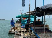 Polairud Tarik 4 Ponton dari Perairan Tembelok-Keranggan