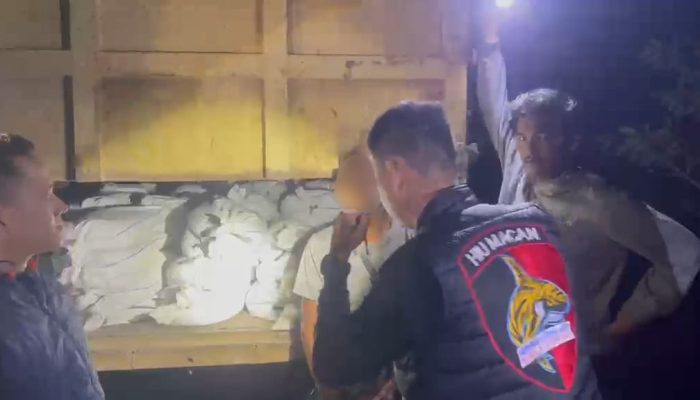 Polairud Buru Korlap Penyelundupan Ratusan Kampil Pasir Timah