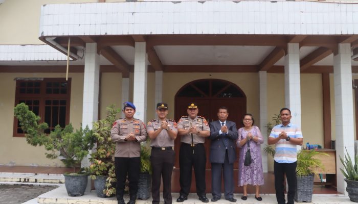 Kapolres Bangka Kunjungan ke Gereja HKBP Sungailiat