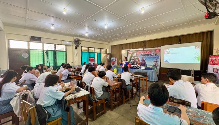 Honda Babel Ajak Siswa SMK Bakti Lebih Cerdas dan Bertanggung Jawab