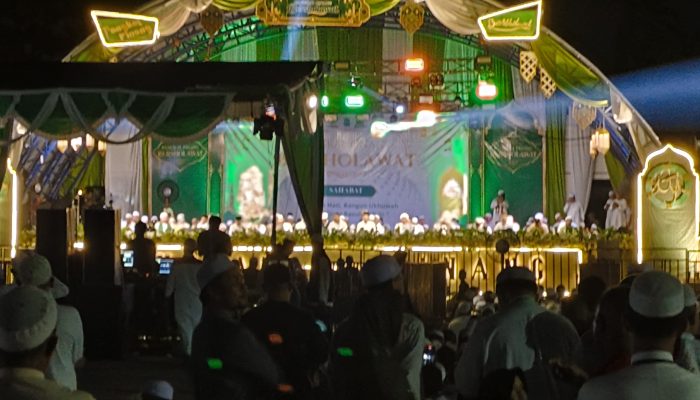 Sholawat Nabi Bergema di Alun-alun Taman Merdeka