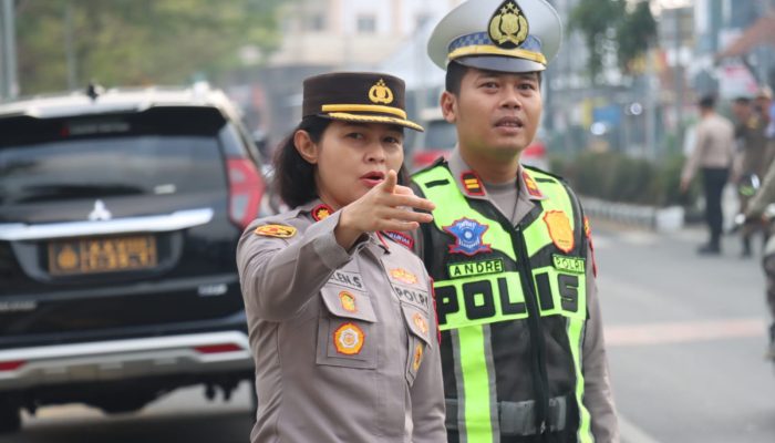 Kapolres Terjun Langsung Atur Lalu Lintas