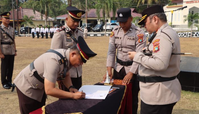 Kapolres Bangka Pimpin Sertijab Kasat Lantas dan Dua Kapolsek