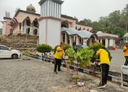 Kapolres Pimpin Gotong Royong Bersihkan Masjid Agung