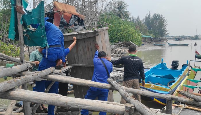 Polairud Tertibkan Tambang Ilegal di DAS Jalan Laut