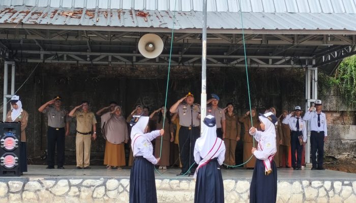 Kapolres Jadi Inspektur Upacara