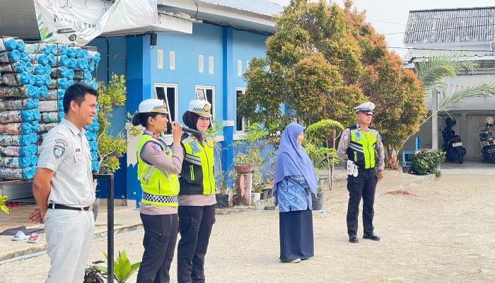 Sat Lantas Edukasi Pelajar SMP IT Yabunaya