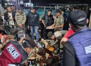Petugas Gabungan Amankan 35 Botol Miras Ilegal